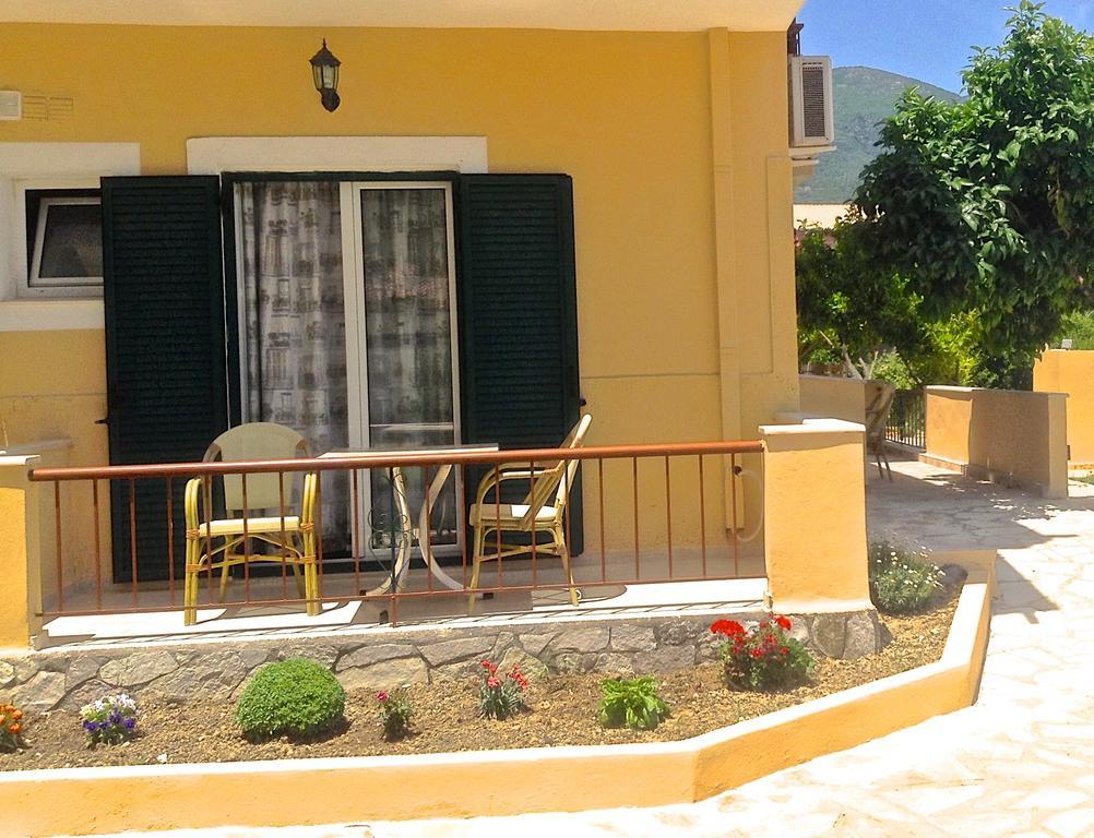 Michalis Place Apartments Vasiliki  Bilik gambar